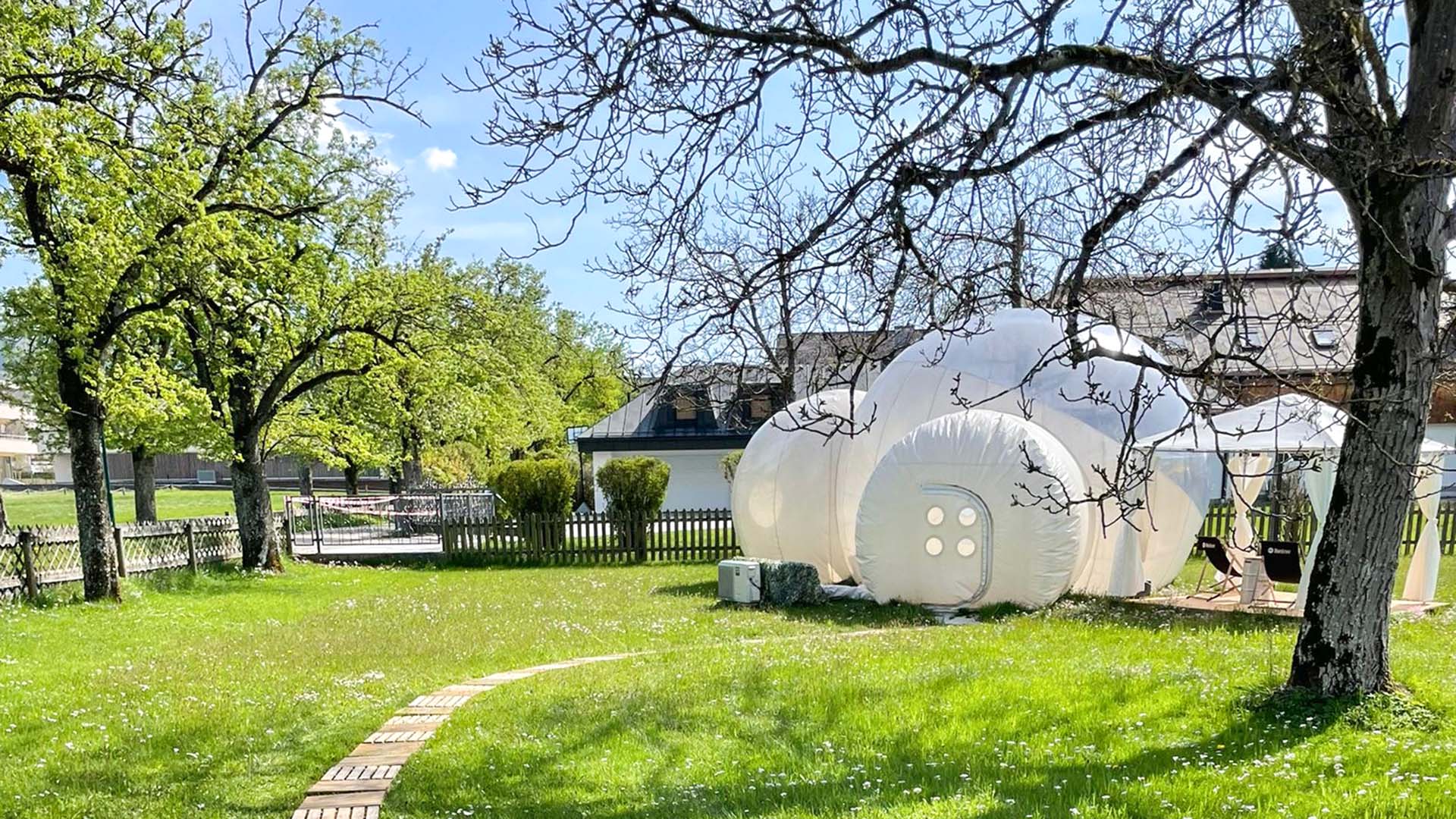 Außergewöhnliche Übernachtung im Bubble Tent Weyregg am Attersee für 2 (1 Nacht) Unkategorisiert online kaufen Außergewöhnliche Übernachtung im Bubble Tent Weyregg am Attersee für 2 (1 Nacht) Unkategorisiert online kaufen